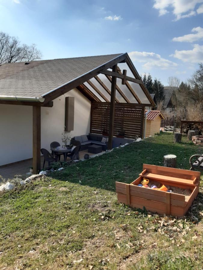 Liget Vendégház Szokolya Exterior foto